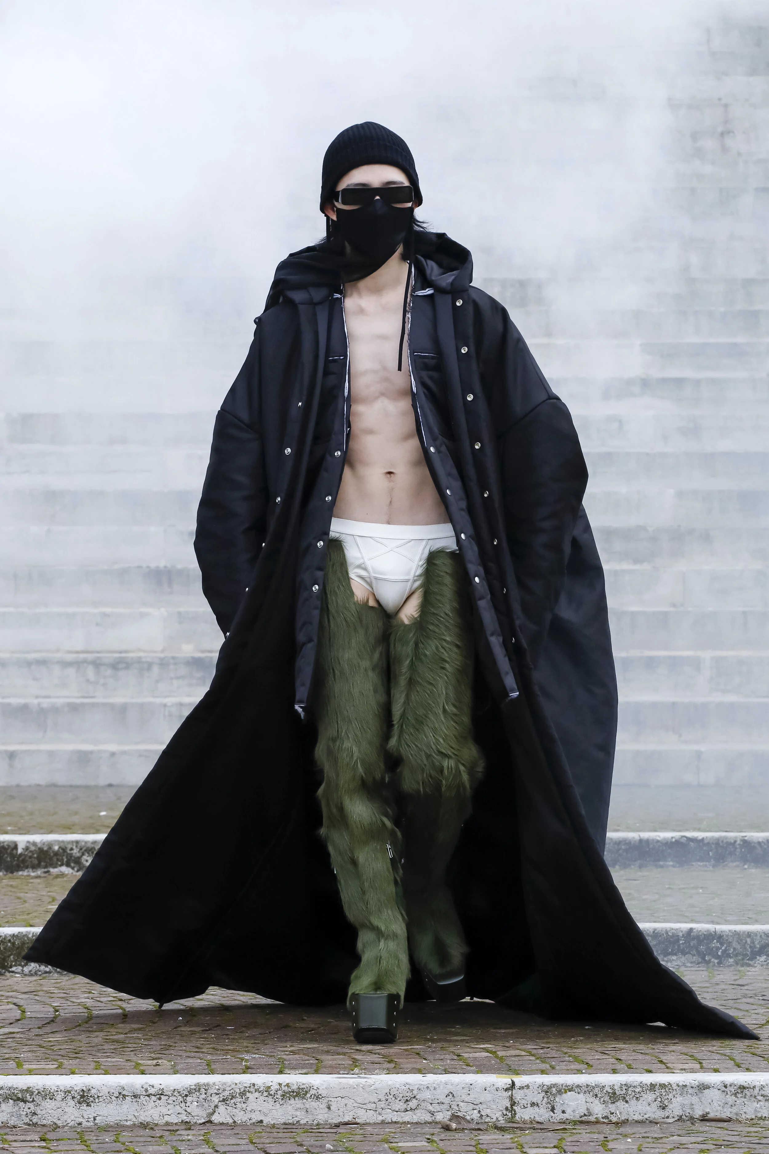 RICK+OWENS+MFW21+LOOK+4.jpg